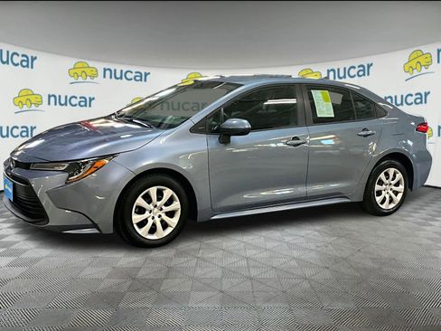 Used 2023 Toyota Corolla LE image 3