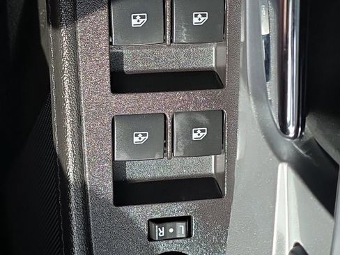 Used 2017 Chevrolet Equinox LT w/ Convenience Package FWD image 19