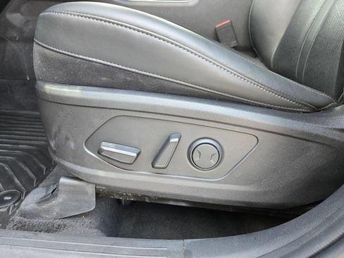 Used 2023 Kia Sorento S w/ Panoramic Sunroof Package AWD/4WD image 10