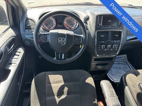 Used 2018 Dodge Grand Caravan SE image 5