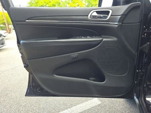 Used 2019 Jeep Grand Cherokee Limited image 7