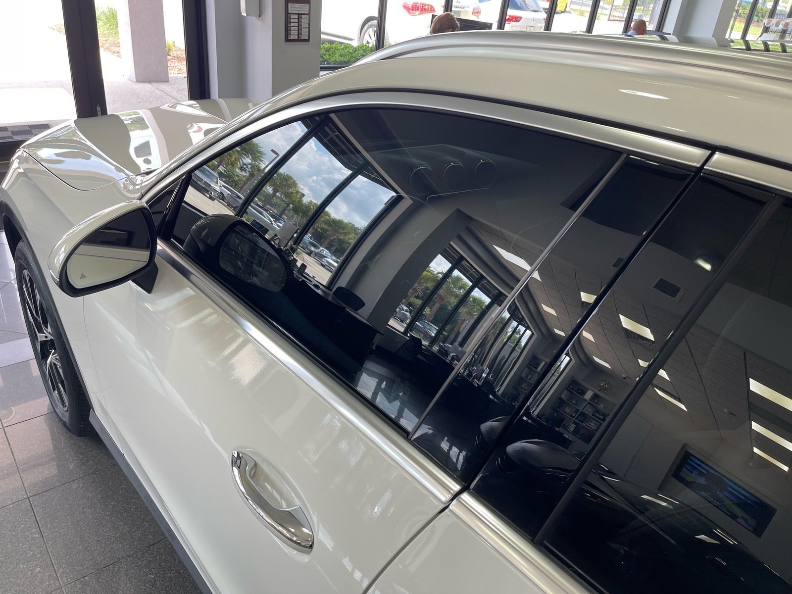 Used 2025 Mercedes-Benz GLC 350e 4MATIC image 14
