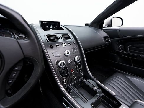 Used 2016 Aston Martin DB9 GT RWD image 78