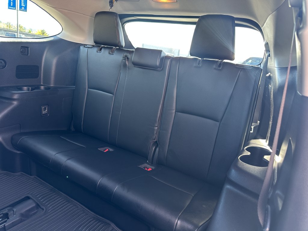 Used 2021 Toyota Highlander XLE AWD/4WD image 15