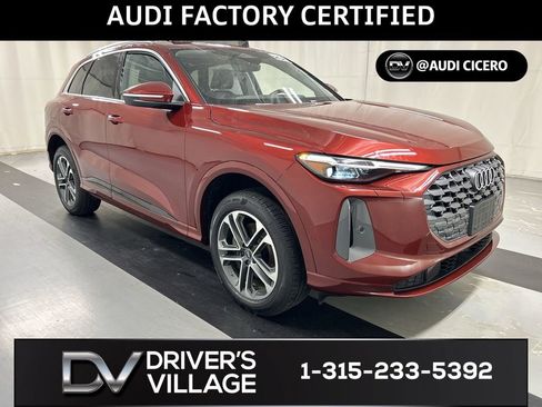 Used 2025 Audi Q5 Premium Plus w/ Premium Plus AWD/4WD image 1
