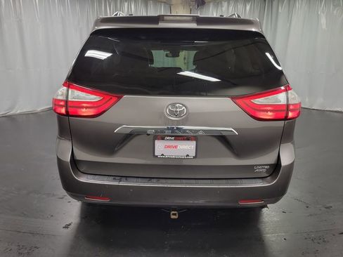 Used 2018 Toyota Sienna Limited Premium AWD/4WD image 7