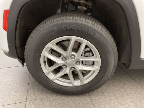 Certified 2023 Jeep Grand Cherokee L Laredo image 12