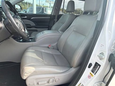 Used 2018 Toyota Highlander Limited AWD/4WD image 20