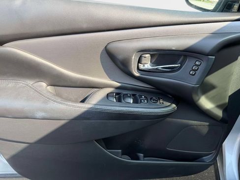 Used 2020 Nissan Murano SL w/ Moonroof Package AWD/4WD image 16