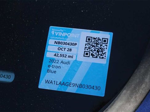Used 2022 Audi e-tron Premium Plus w/ Premium Plus Package image 29