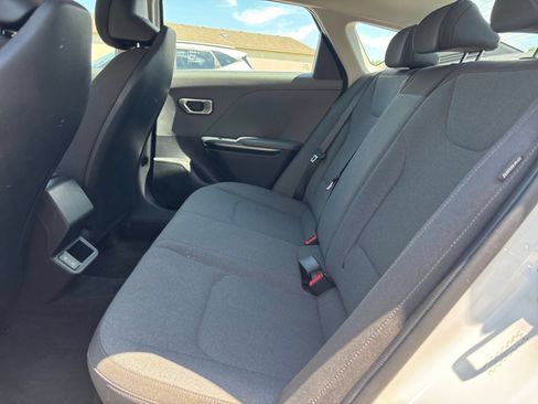 Used 2025 Kia K4 FWD image 25