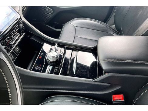 Used 2024 Jeep Grand Cherokee Overland AWD/4WD image 15