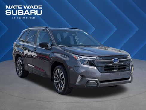 Used 2025 Subaru Forester Touring w/ Popular Package - Touring AWD/4WD image 1
