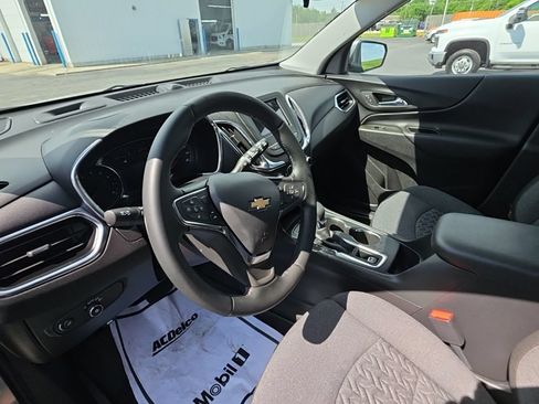 Used 2024 Chevrolet Equinox LT AWD/4WD image 9