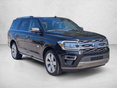 Used 2024 Ford Expedition King Ranch RWD image 3