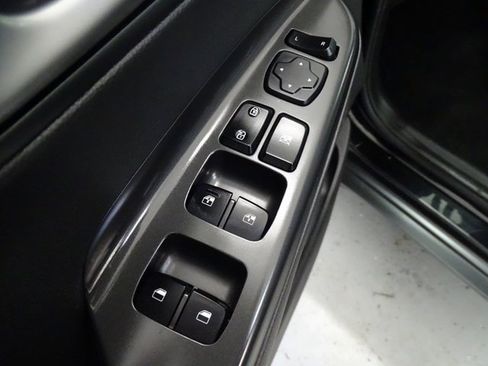 Used 2020 Hyundai Kona Limited image 10