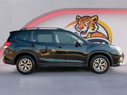 Used 2024 Subaru Forester Premium AWD/4WD image 4