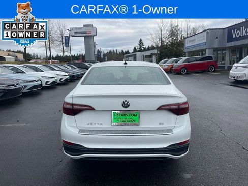 Certified 2023 Volkswagen Jetta SE w/ Panoramic Sunroof Package image 5