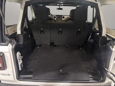 Used 2021 Jeep Wrangler Unlimited Islander image 13