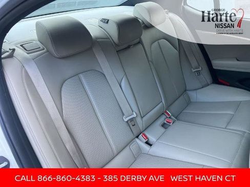 Used 2023 Genesis G70 2.0T image 16