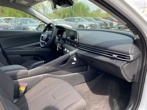 New 2026 Hyundai Elantra SE w/ Cargo Package FWD image 34