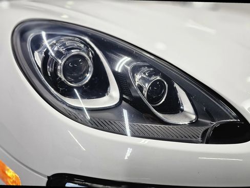 Used 2018 Porsche Macan Sport Edition AWD/4WD image 23
