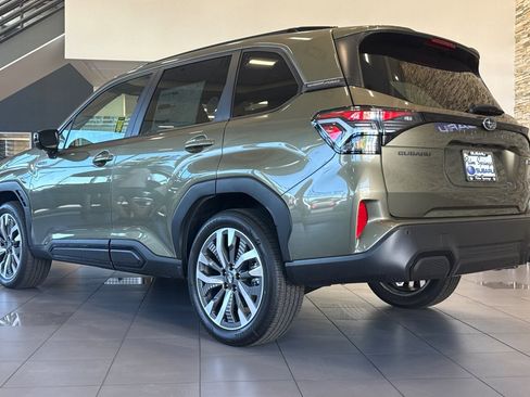 Used 2025 Subaru Forester Touring image 3