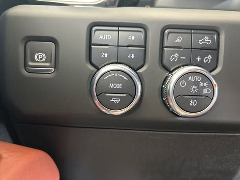 Used 2024 GMC Sierra 2500 Denali Ultimate image 25