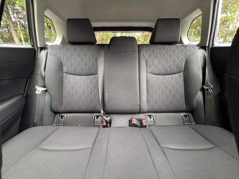 Used 2025 Toyota Corolla Cross LE image 38