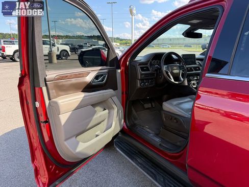 Used 2021 Chevrolet Tahoe LT w/ LT Signature Package RWD image 13