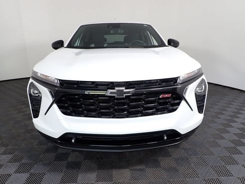 Used 2024 Chevrolet Trax RS w/ Driver Confidence Package FWD image 10