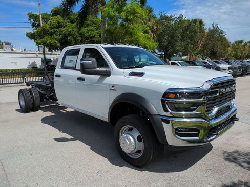 New 2026 RAM 5500 Tradesman w/ Chrome Appearance Group AWD/4WD image 2