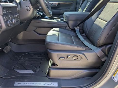 New 2026 Chevrolet Tahoe High Country AWD/4WD image 11
