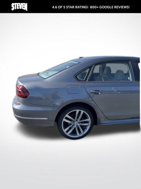 Used 2018 Volkswagen Passat 2.0T R-Line w/ R-Line Lighting Package FWD image 8