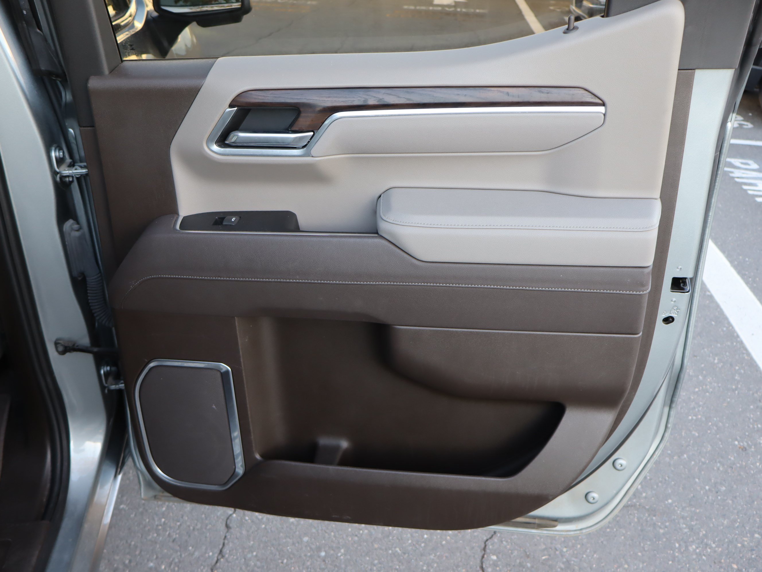 Used 2025 GMC Sierra 1500 SLT AWD/4WD image 31