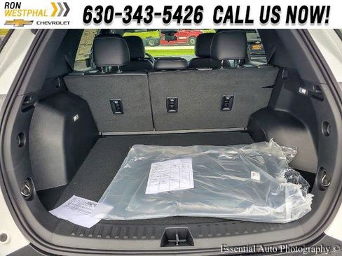 New 2026 Chevrolet Equinox LT w/ Convenience Package II image 15