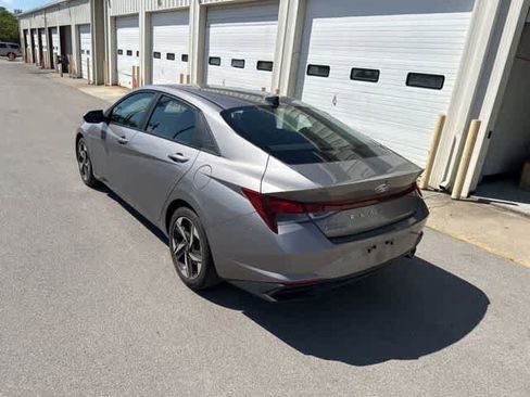 Used 2023 Hyundai Elantra SEL w/ Convenience Package FWD image 17