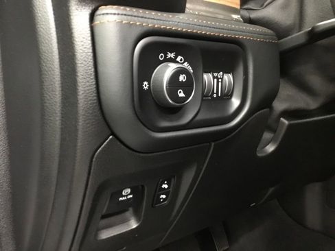 Used 2019 RAM 1500 Limited image 8