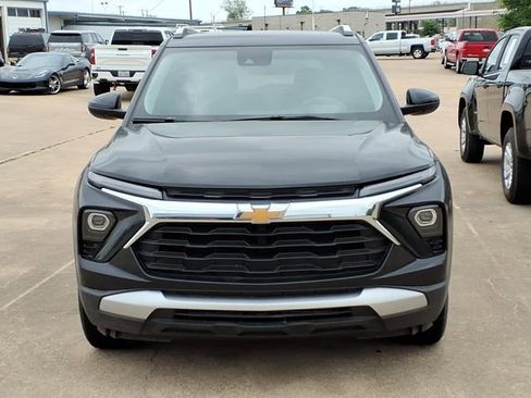 Used 2026 Chevrolet TrailBlazer LT AWD/4WD image 2
