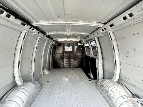 Used 2019 Chevrolet Express 2500 w/ Driver Convenience Package image 15