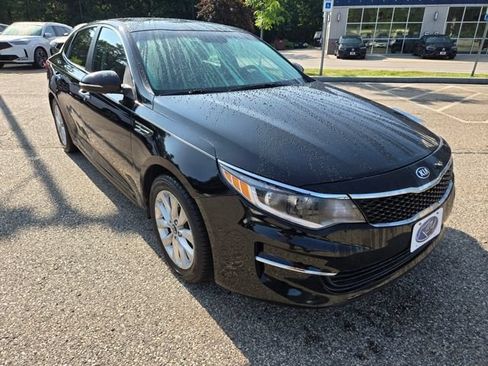 Used 2018 Kia Optima S FWD image 7
