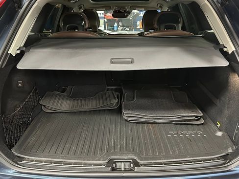 Used 2019 Volvo XC60 T5 Inscription w/ Protection Package Premier image 13