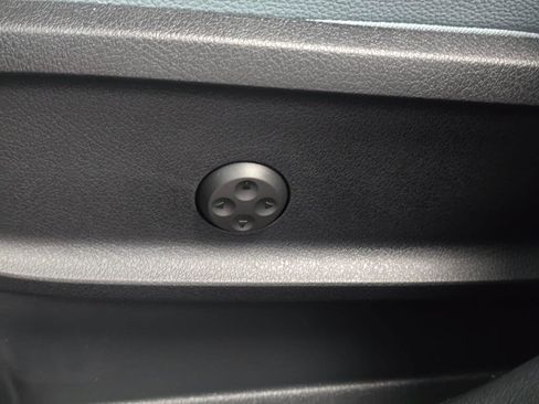 New 2026 Mercedes-Benz GLB 250 4MATIC image 24