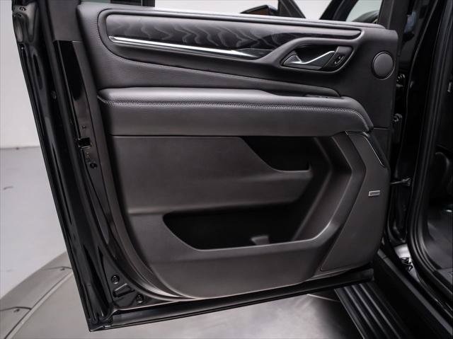 Used 2023 GMC Yukon XL Denali AWD/4WD image 28