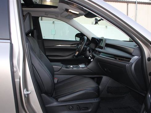 Used 2023 INFINITI QX60 Sensory w/ Vision Package image 14