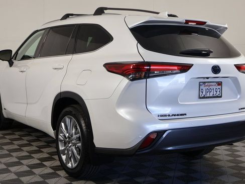Used 2023 Toyota Highlander Limited AWD/4WD image 6
