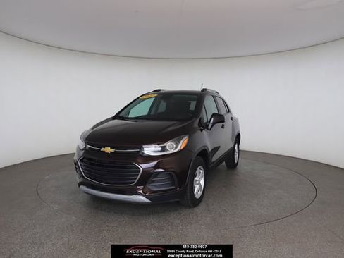 Used 2022 Chevrolet Trax LT w/ Driver Confidence Package AWD/4WD image 1