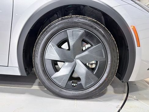 Used 2025 Toyota Prius Plug-In Hybrid image 29