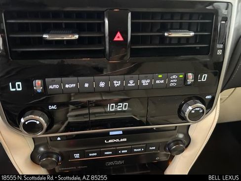 Used 2023 Lexus GX 460 Premium w/ Accessory Package AWD/4WD image 25