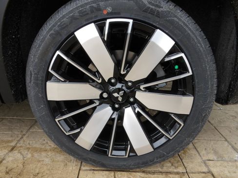 New 2026 Mitsubishi Outlander SE image 12